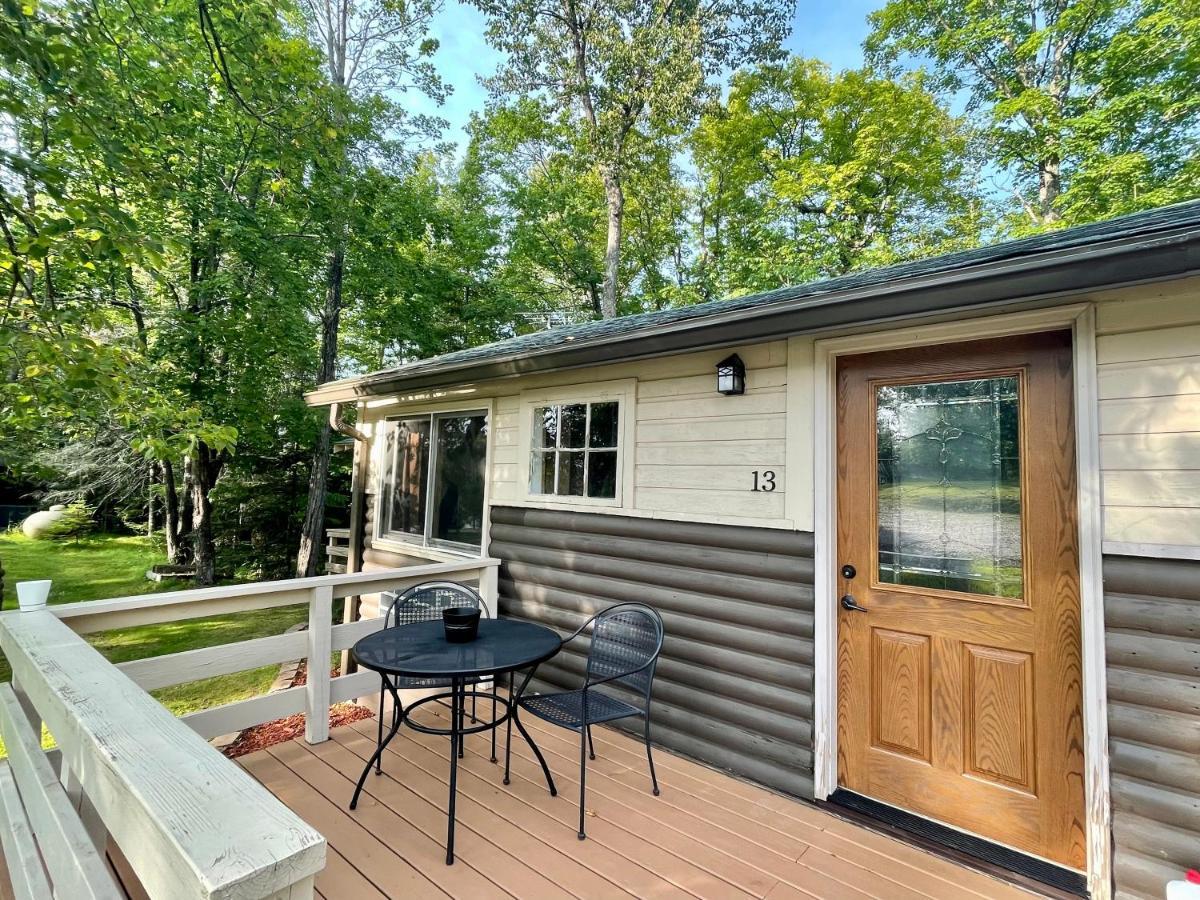 Hanging Horn Lakeside Resort Moose Lake Exterior foto