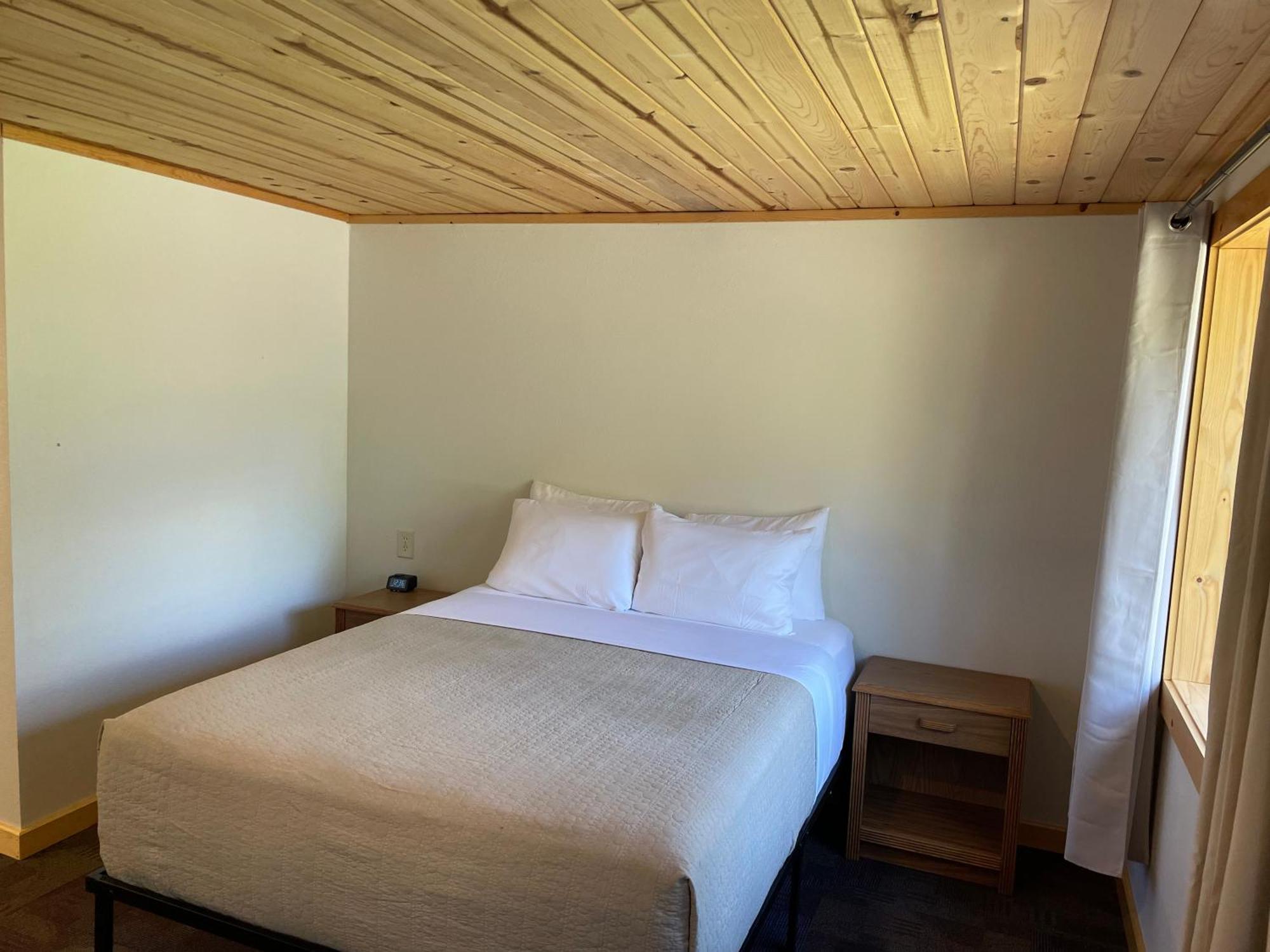 Hanging Horn Lakeside Resort Moose Lake Exterior foto