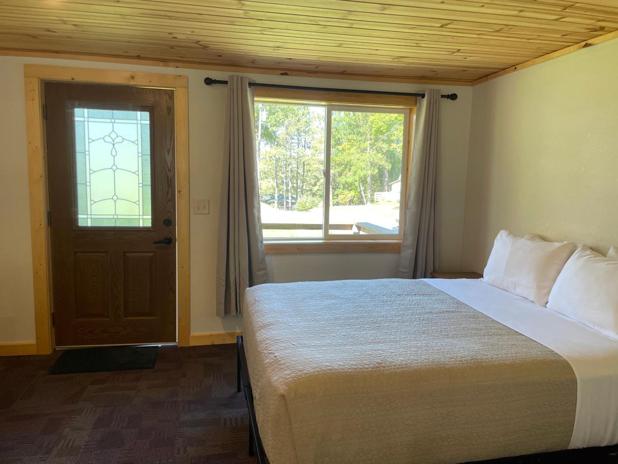 Hanging Horn Lakeside Resort Moose Lake Exterior foto