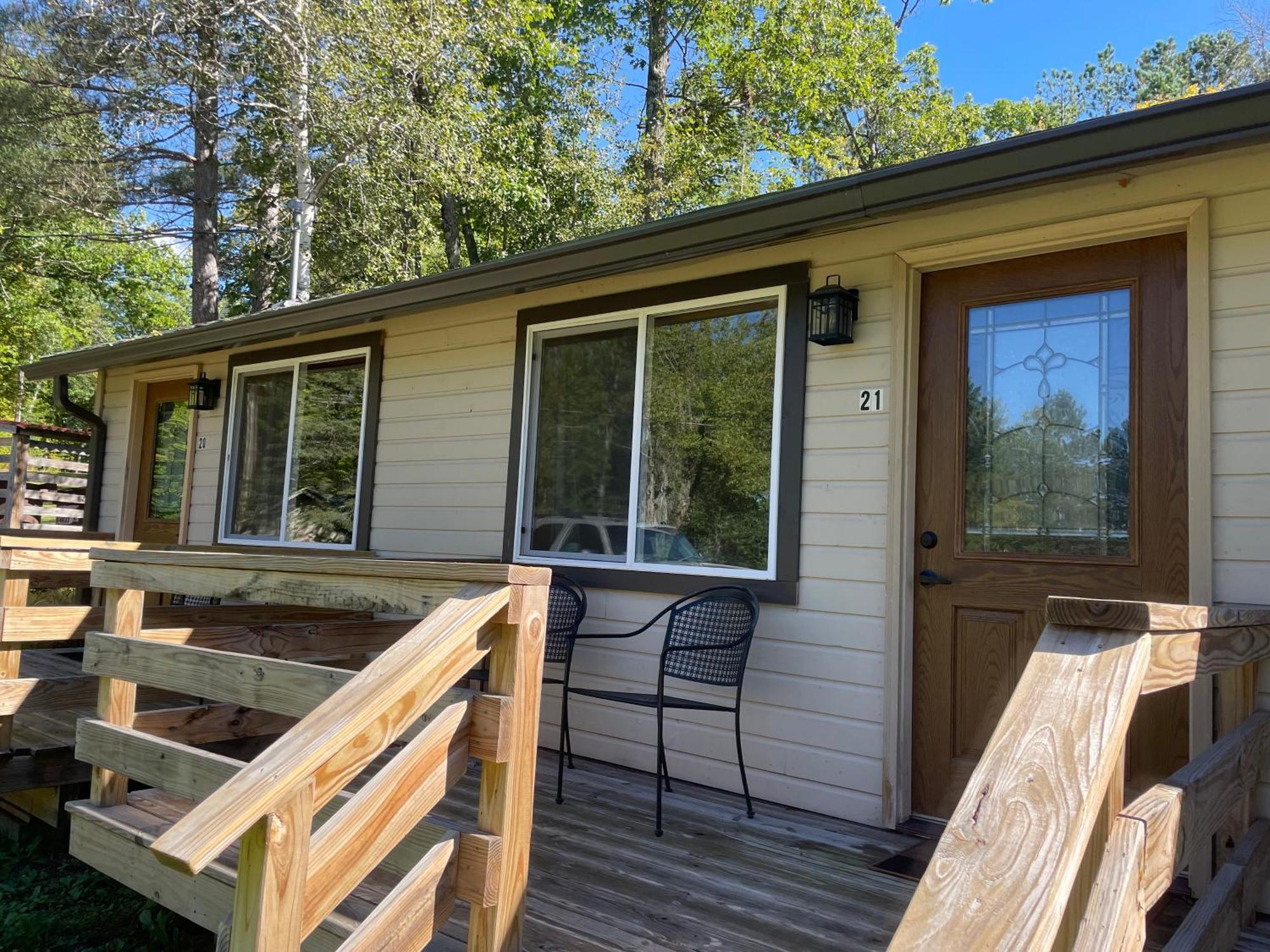 Hanging Horn Lakeside Resort Moose Lake Exterior foto