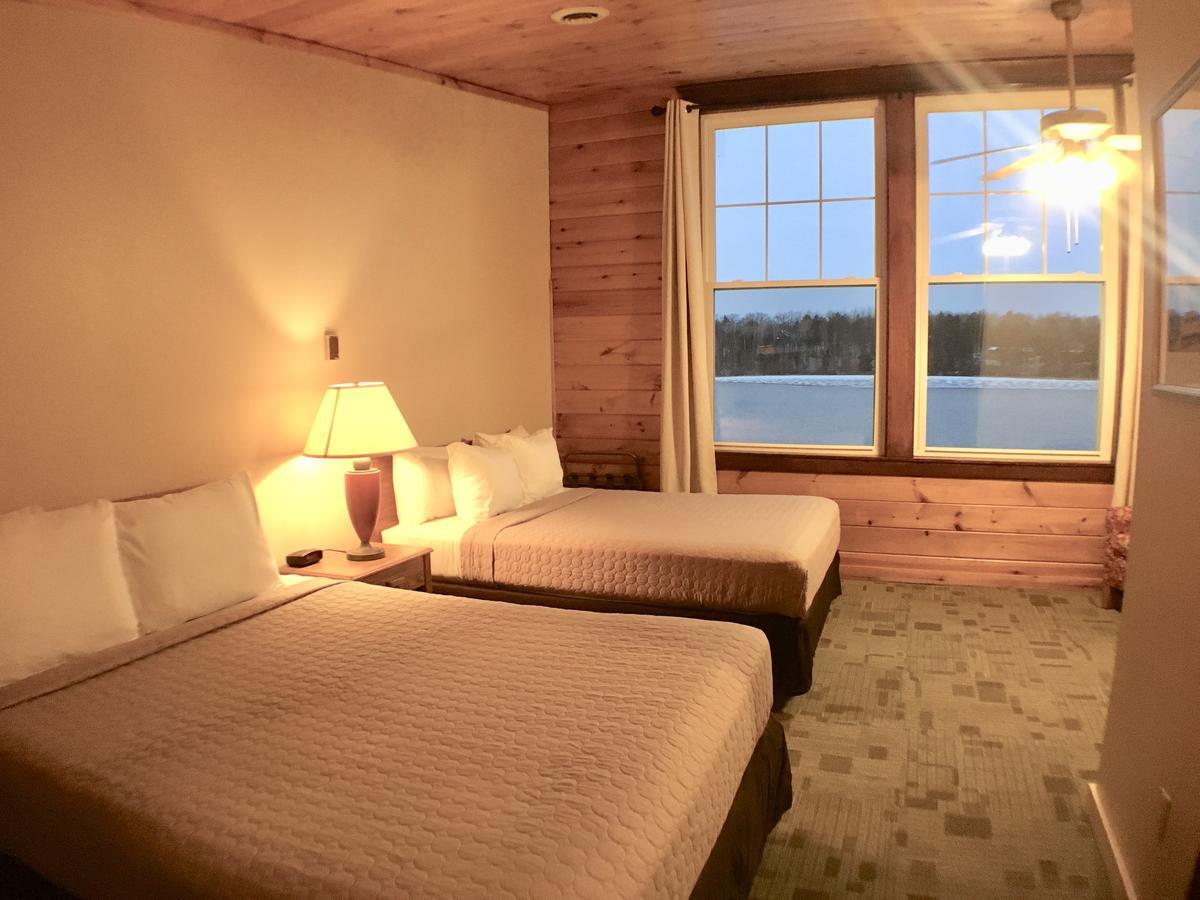 Hanging Horn Lakeside Resort Moose Lake Exterior foto
