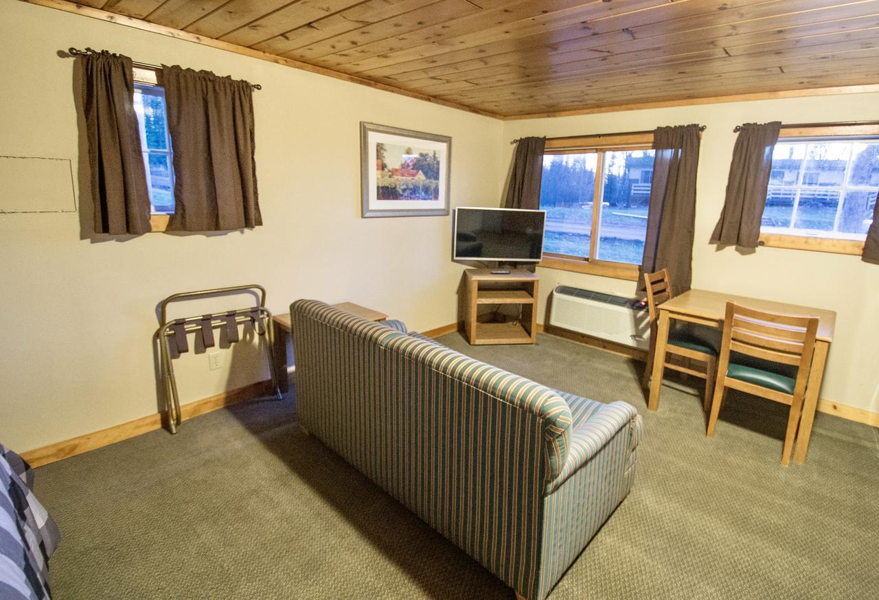 Hanging Horn Lakeside Resort Moose Lake Exterior foto